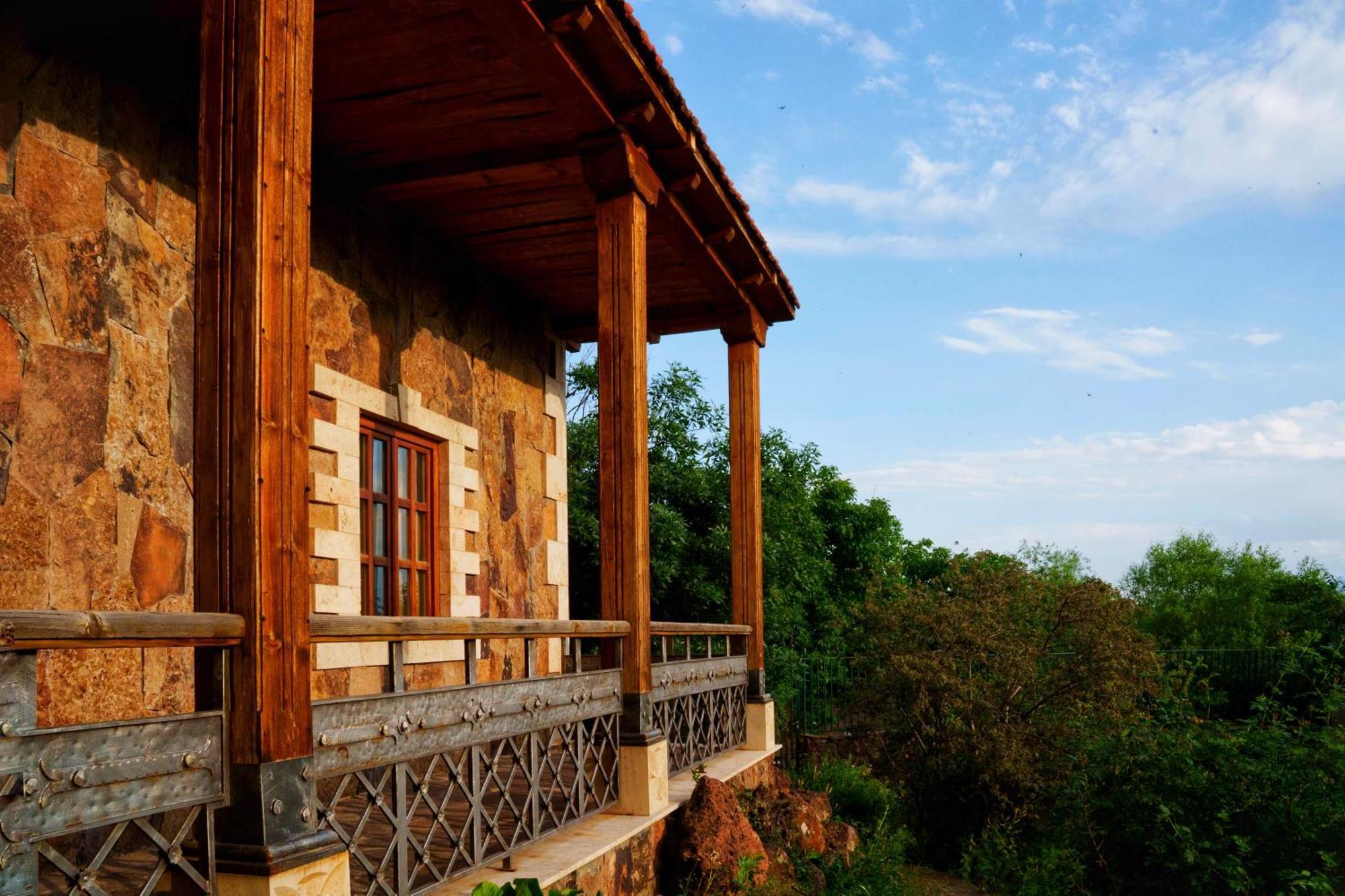Ma Byurakan Exterior photo