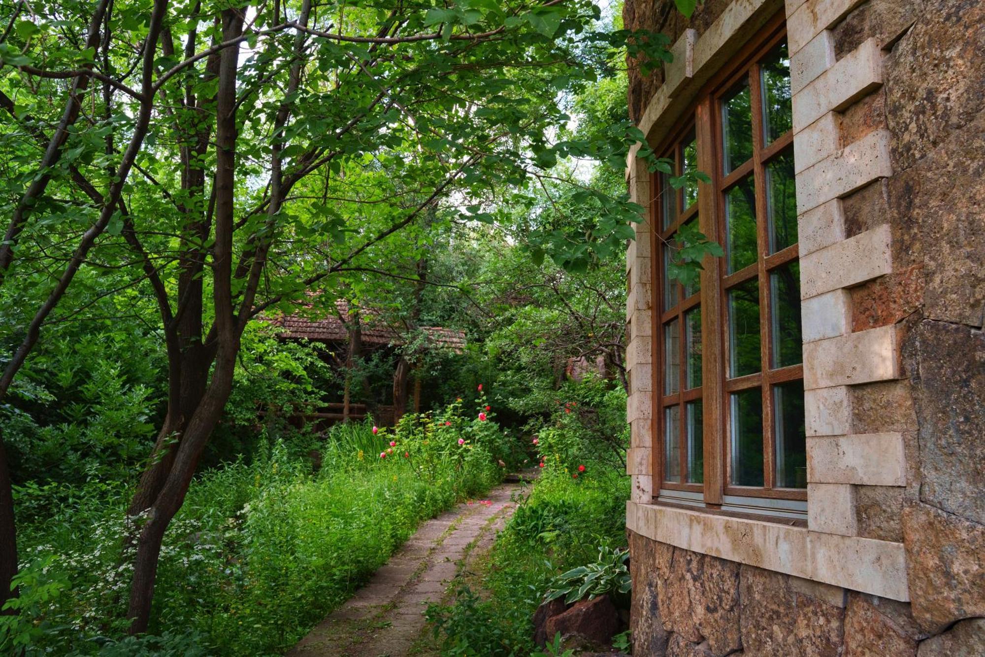 Ma Byurakan Exterior photo